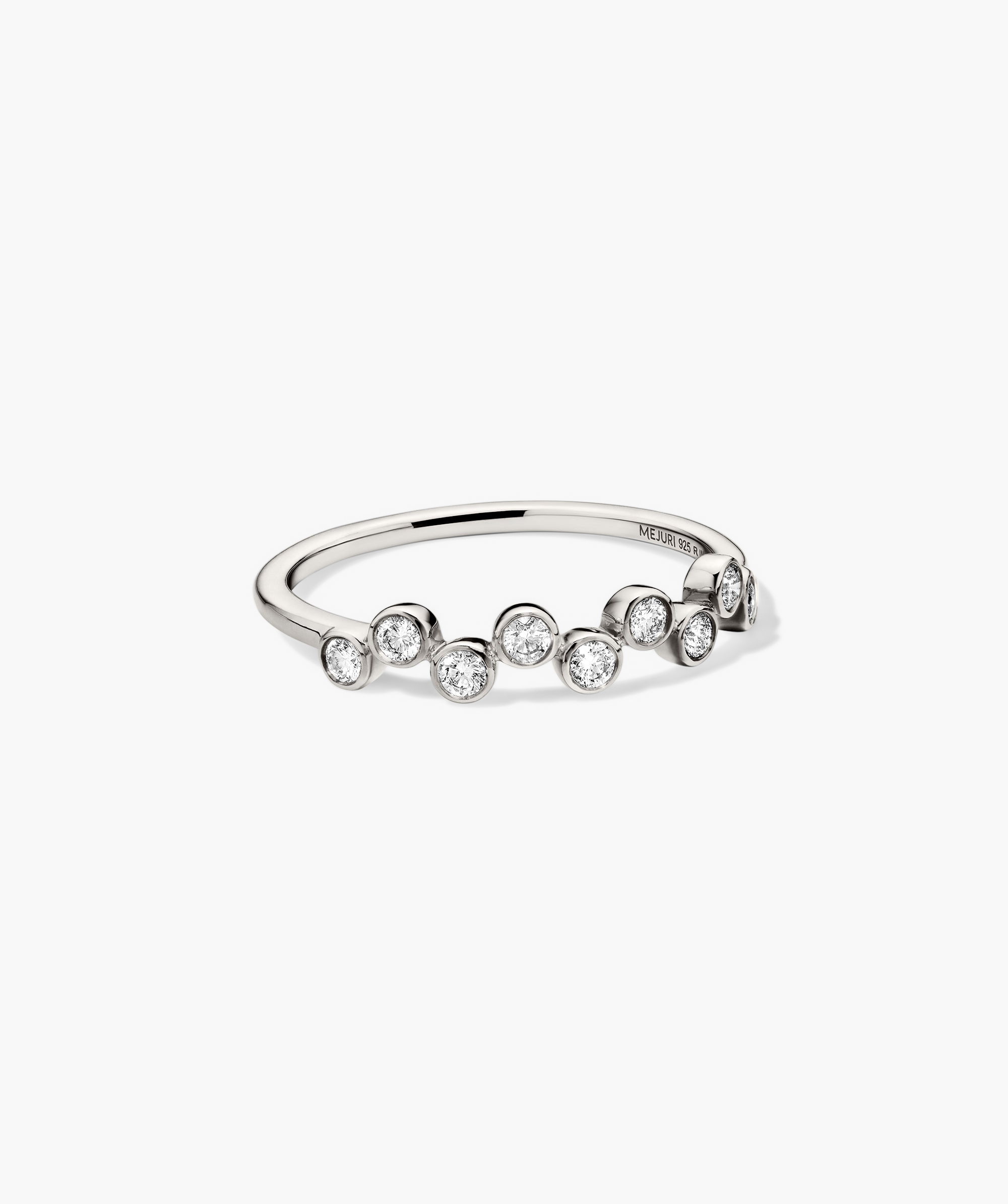 Bezel Lab Grown Diamond Zig-Zag Ring, featuring a silver band with zig-zag pattern adorned with bezel-set lab grown diamonds, showcasing intricate craftsmanship.