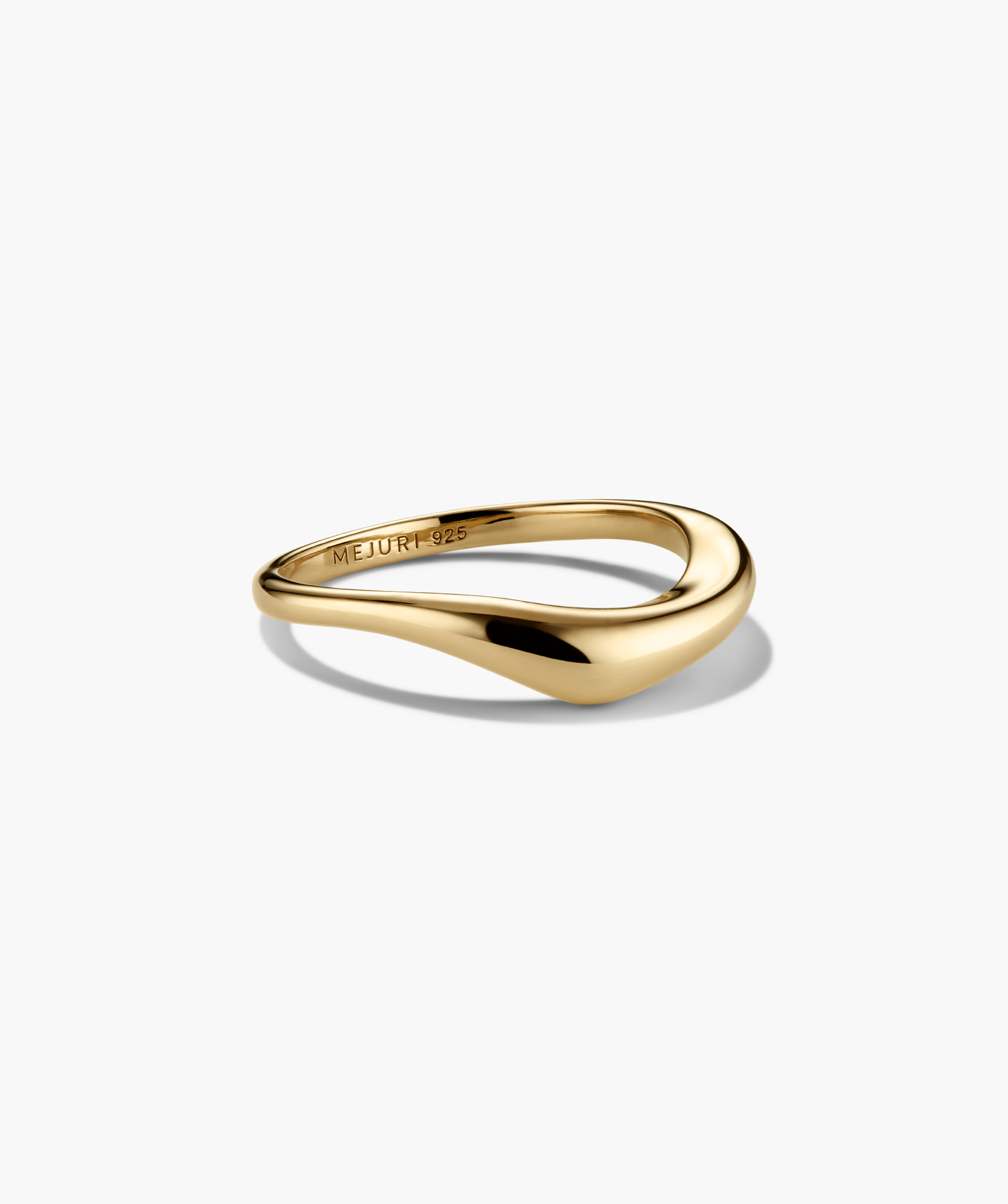 Organic DÃ´me Nesting Ring Set: A sculptural gold ring with a smooth, wave-like design, stamped âMEJURI 925,â showcasing its sterling silver base and gold plating.