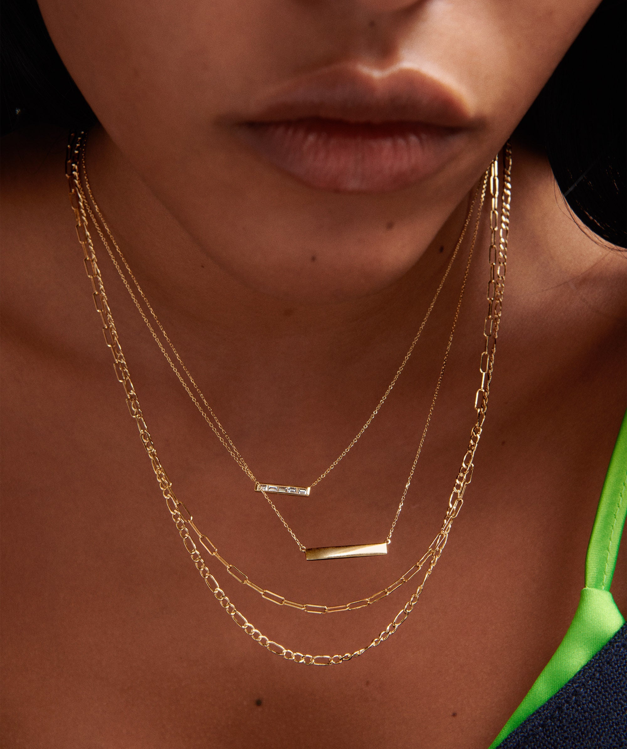 Woman wearing the Boyfriend Bold Chain Necklace, a raw, loose, and bold fashion accessory.