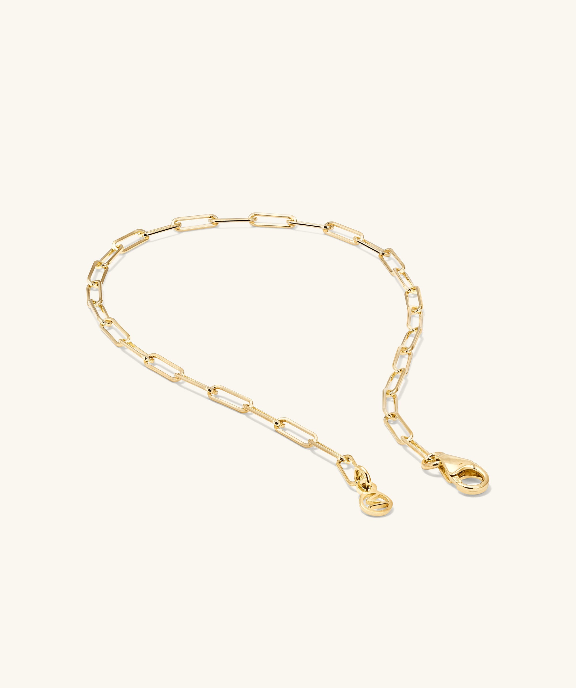 Boyfriend Bold Bracelet: 14k solid gold chain with a clasp, featuring a bold, handcrafted design perfect for daily wear.