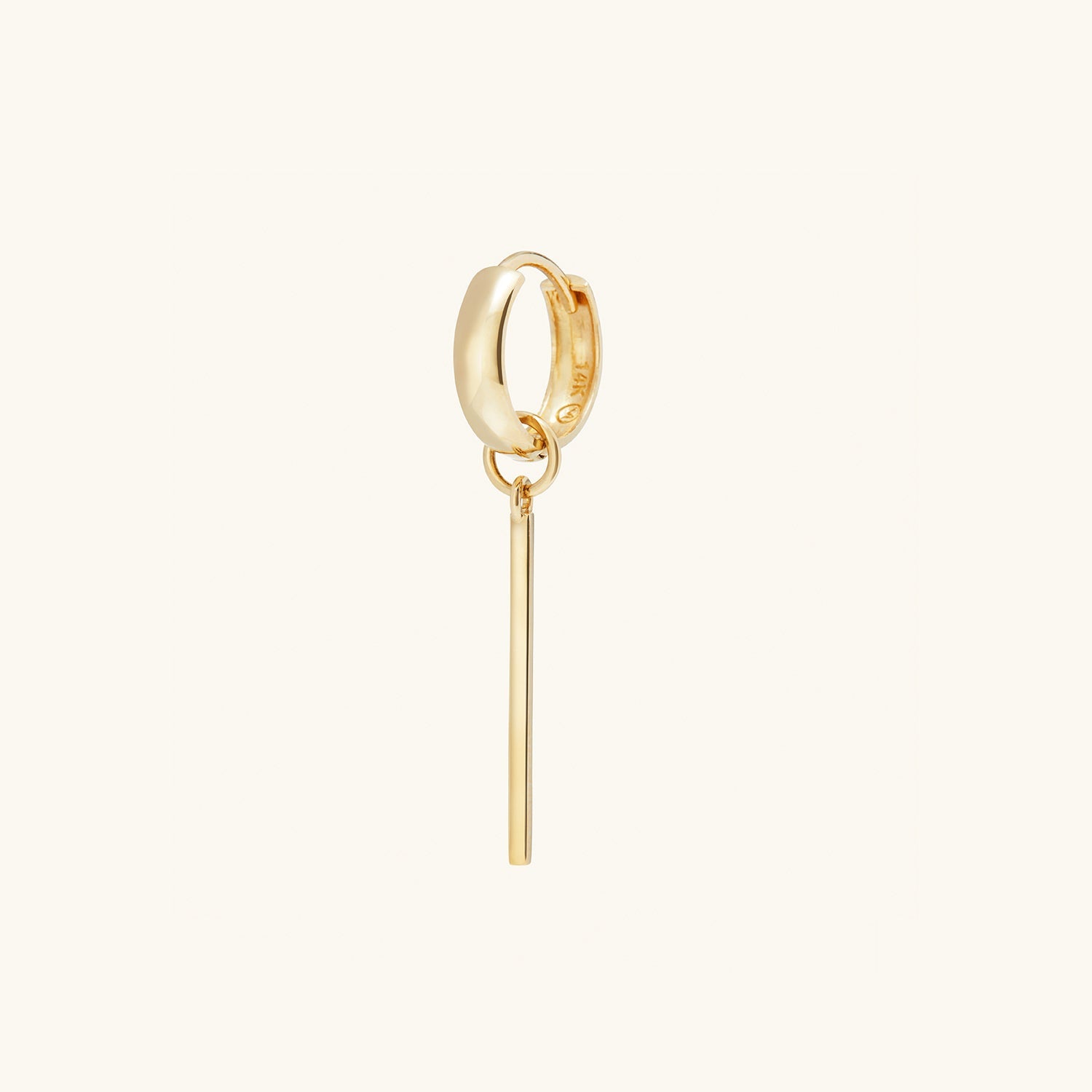 Single Bar Hoop Charm: A close-up of a gold earring featuring a long, thin strip, ideal for personalizing your hoop earrings for a high-impact look.