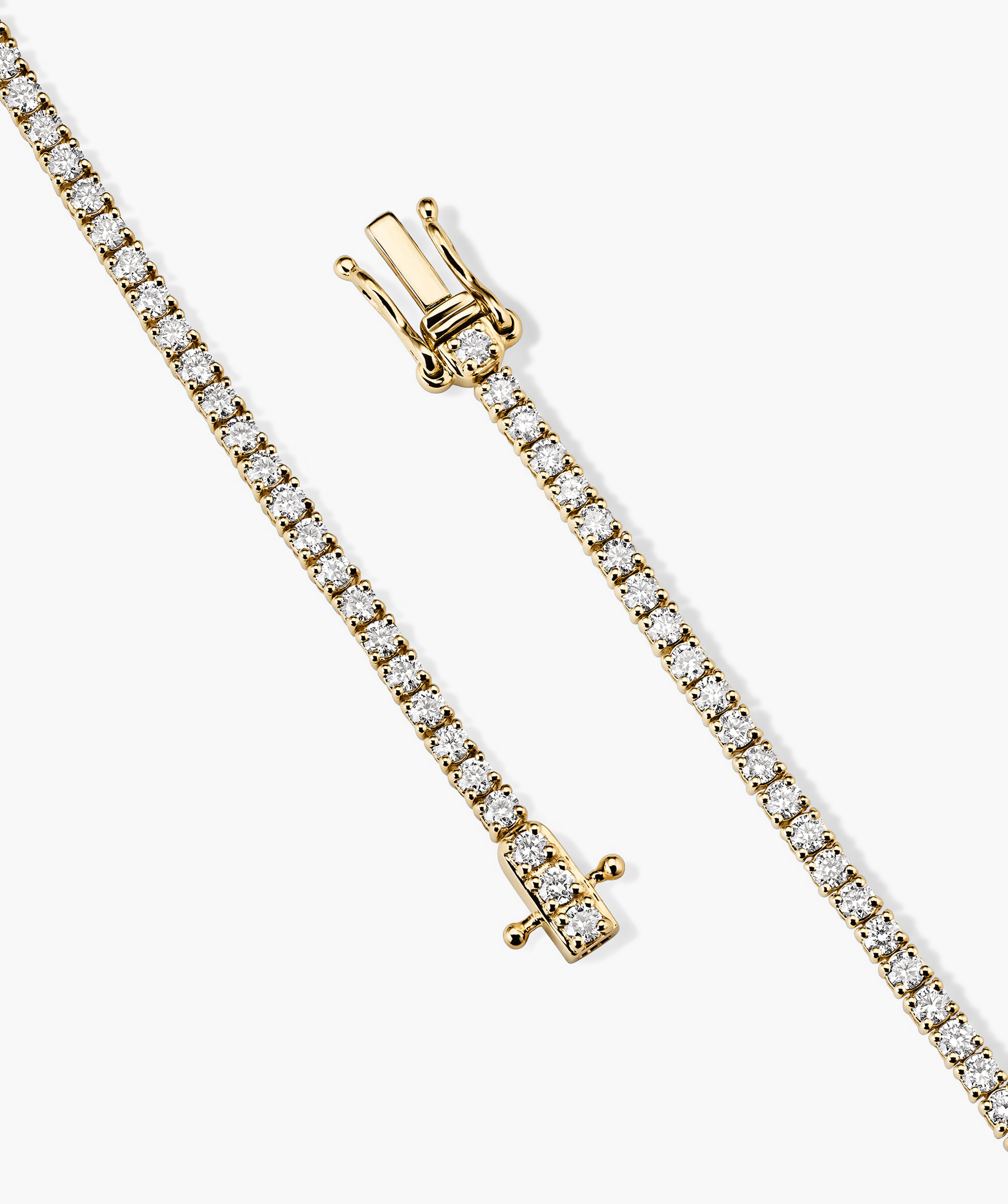 Lab Grown Diamond Tennis Necklace 1.8mm: A close-up of a 14k solid gold necklace featuring lab-grown diamonds, showcasing its detailed clasp mechanism for secure fastening.