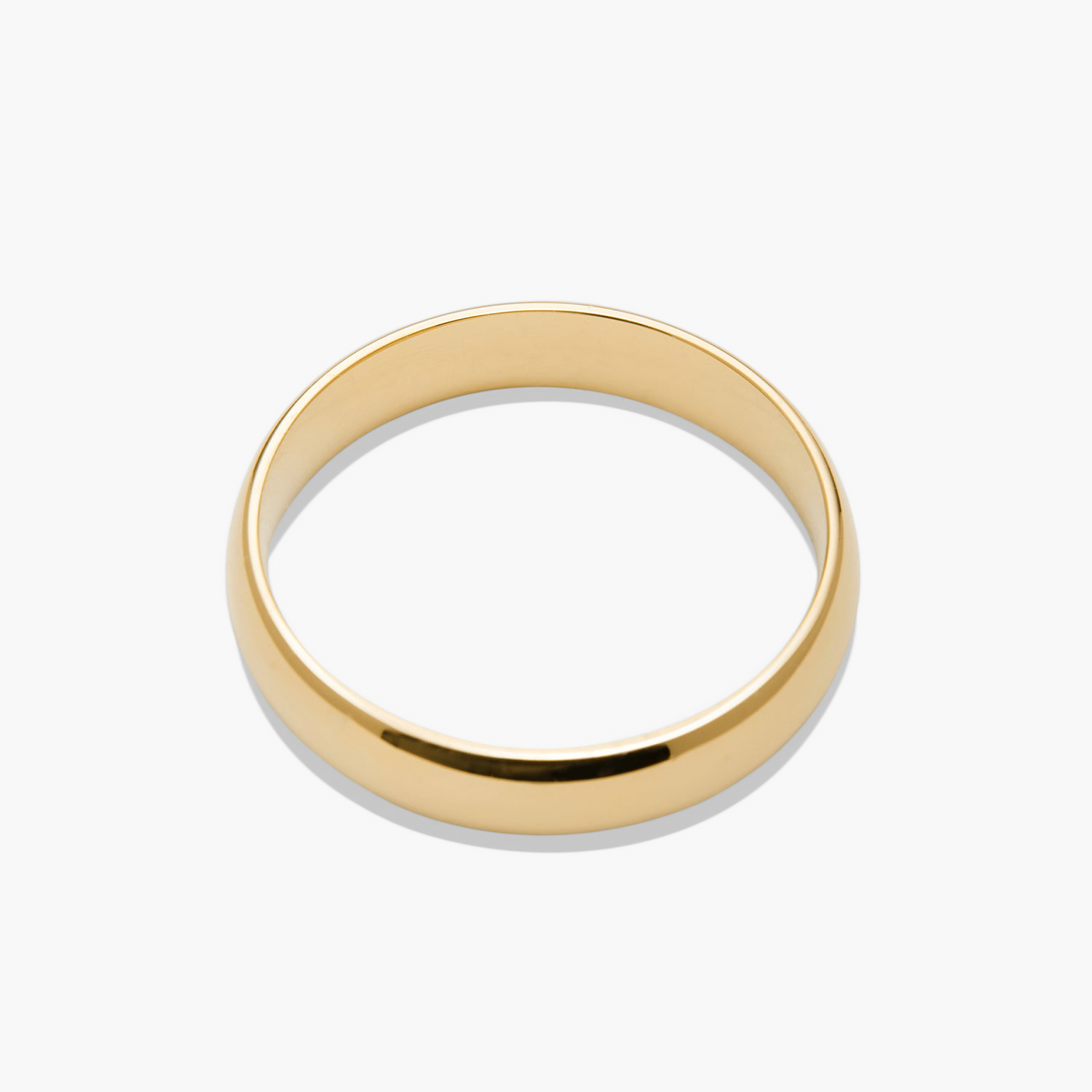 4mm Curve Band: A simple, elegant gold ring, ideal for marking significant life moments with its lightweight and enduring design.